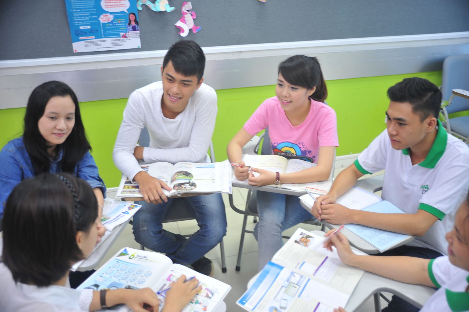 Theo Học các ngành hệ chất lượng cao chuyên môn có tốt hơn hệ đại trà không Theo Học các ngành hệ chất lượng cao chuyên môn có tốt hơn hệ đại trà không