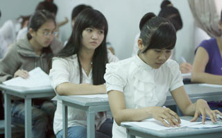 Bộ GD-ĐT công bố đề thi và đáp án các môn thi ĐH đợt 1 năm 2012 Bộ GD-ĐT công bố đề thi và đáp án các môn thi ĐH đợt 1 năm 2012