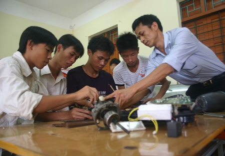 Vì sao các trường TCCN lại tuyển sinh èo uột? Vì sao các trường TCCN lại tuyển sinh èo uột?